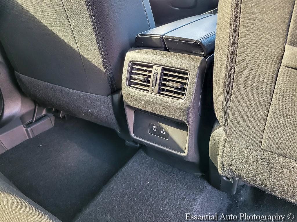 Used 2025 Nissan Rogue SV FWD image 29