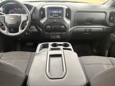 Used 2020 Chevrolet Silverado 1500 Custom w/ Custom Value Package image 2