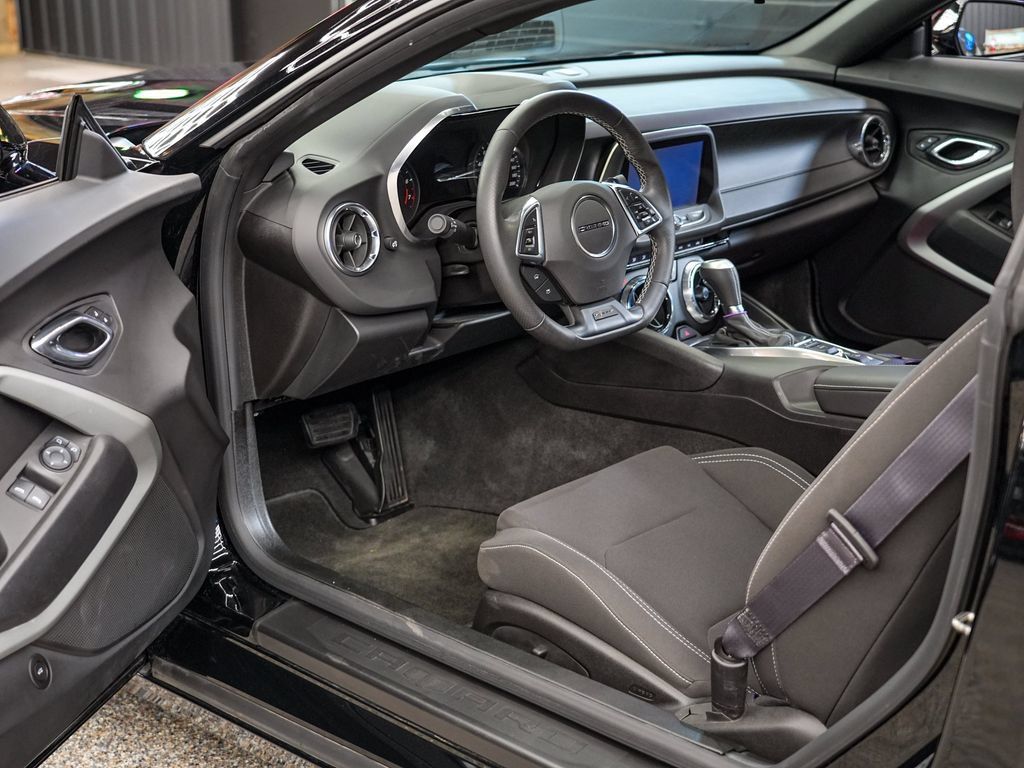 Used 2017 Chevrolet Camaro SS RWD image 11