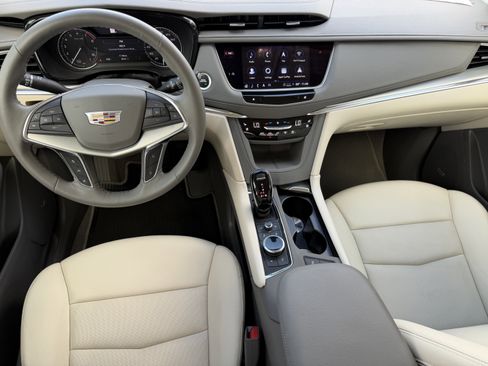 Certified 2023 Cadillac XT5 Premium Luxury image 13