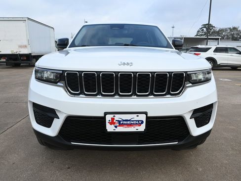 Used 2023 Jeep Grand Cherokee Laredo w/ Luxury Tech Group I image 6