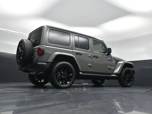 Used 2023 Jeep Wrangler Unlimited Sahara w/ Cold Weather Group AWD/4WD image 46