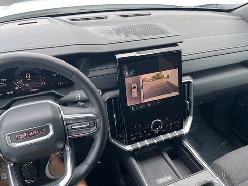 Used 2025 GMC Acadia Elevation image 16