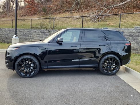 New 2026 Land Rover Range Rover Sport SE image 6