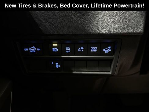 Used 2024 Toyota Tundra SR5 w/ SR5 Convenience Package AWD/4WD image 18