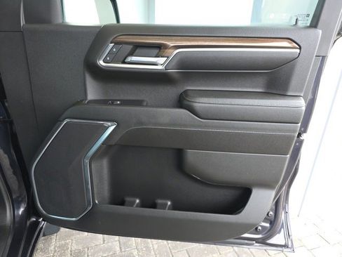 Used 2023 Chevrolet Silverado 1500 LT image 8