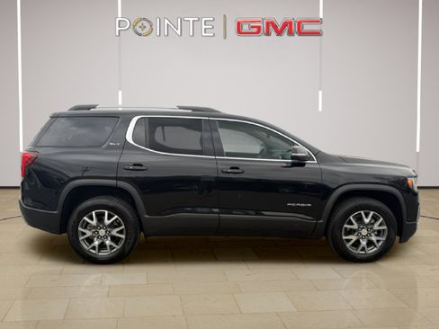 Certified 2023 GMC Acadia SLT image 2