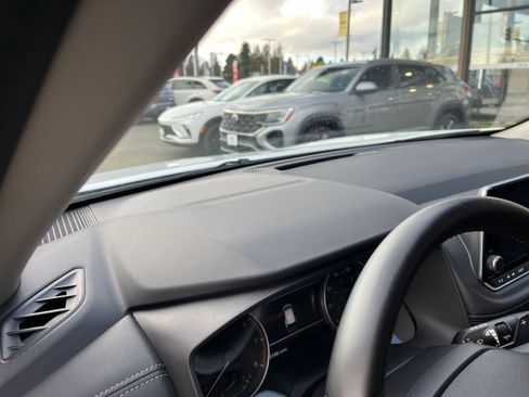 Used 2025 Nissan Rogue SV image 36