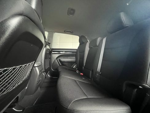 Used 2014 Kia Sorento LX image 15