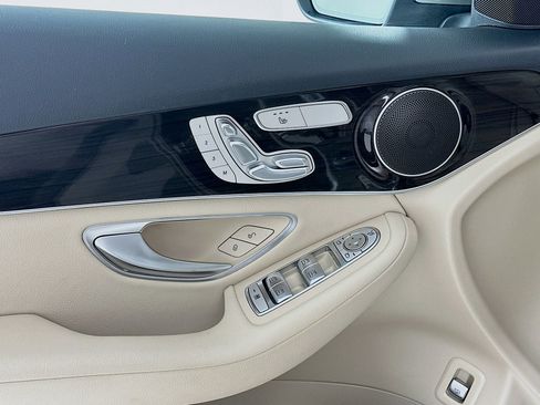 Used 2022 Mercedes-Benz GLC 300 image 18