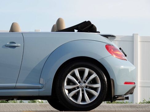 Used 2014 Volkswagen Beetle TDI FWD image 15