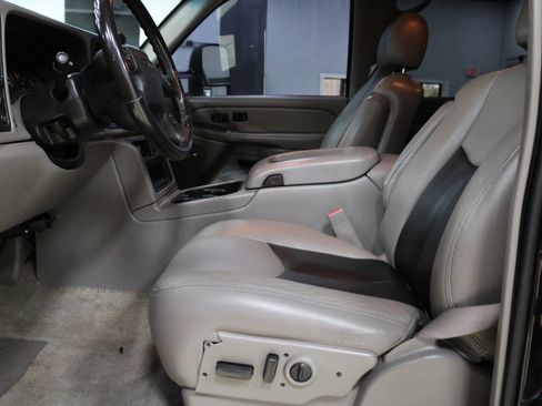 Used 2006 GMC Sierra 2500 SLT w/ Heavy-Duty Power Package image 55