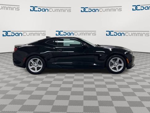 Used 2023 Chevrolet Camaro LT RWD image 9
