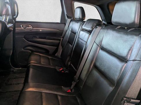 Used 2018 Jeep Grand Cherokee Limited image 19