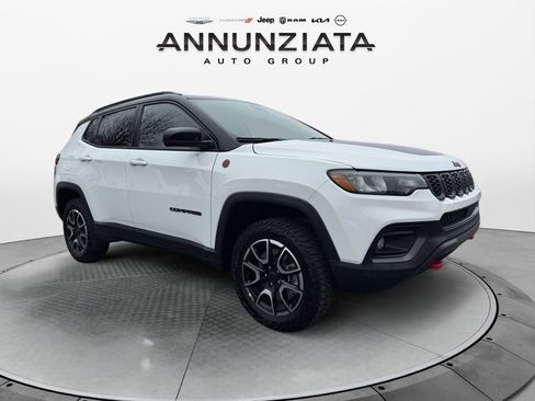 Certified 2025 Jeep Compass Trailhawk image 7