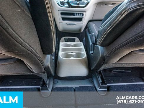 Used 2023 Chrysler Voyager LX FWD image 33