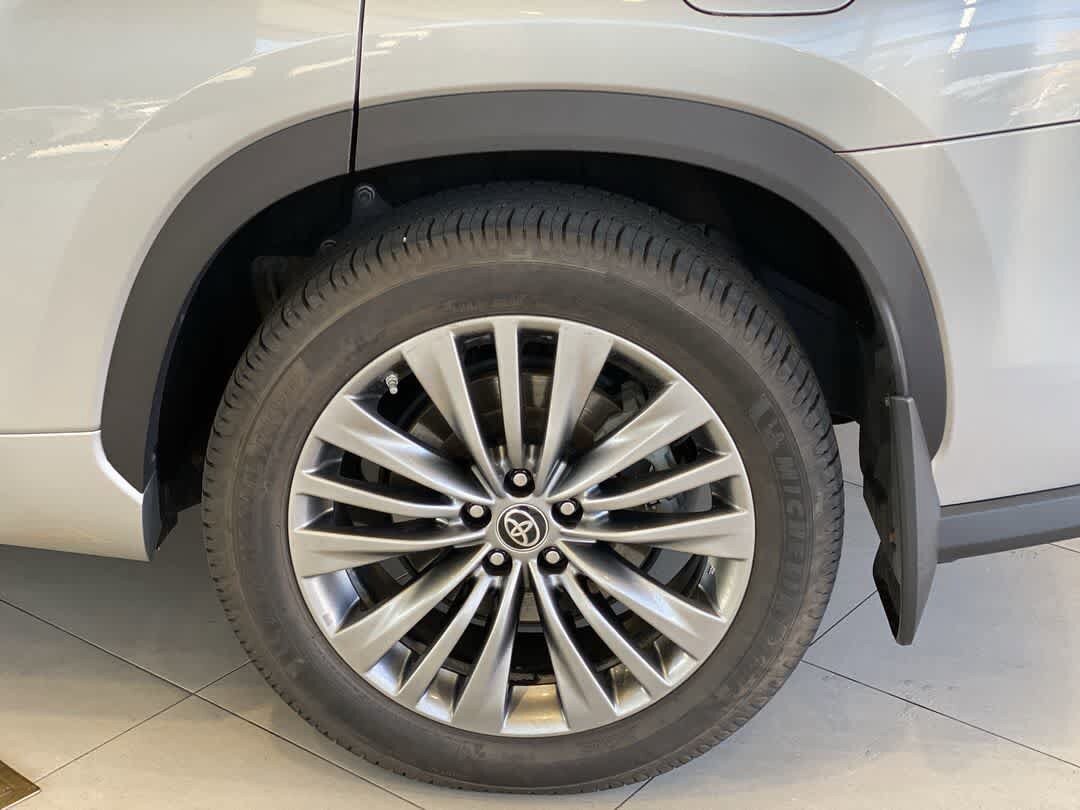 Used 2021 Toyota Highlander Platinum AWD/4WD image 13