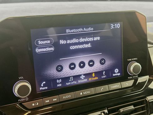 Used 2025 Nissan Pathfinder SV AWD/4WD image 21