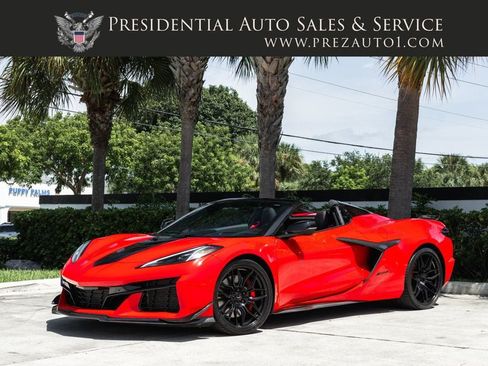 Used 2023 Chevrolet Corvette Z06 RWD image 1