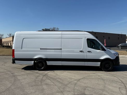 Used 2020 Mercedes-Benz Sprinter 2500 image 7