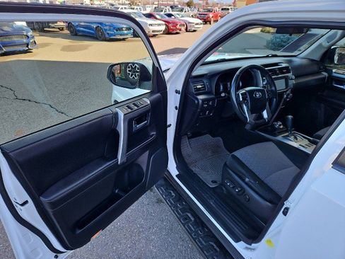 Used 2016 Toyota 4Runner Trail image 8