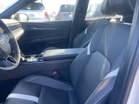 Used 2025 Toyota Camry SE image 27