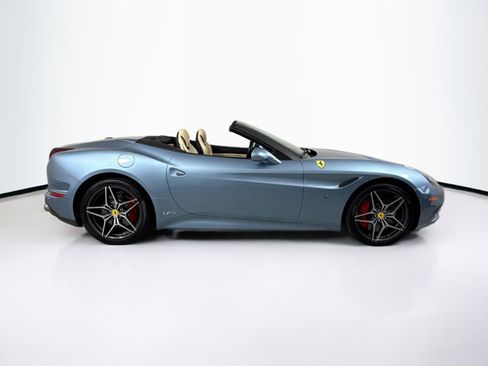 Certified 2017 Ferrari California T RWD image 8