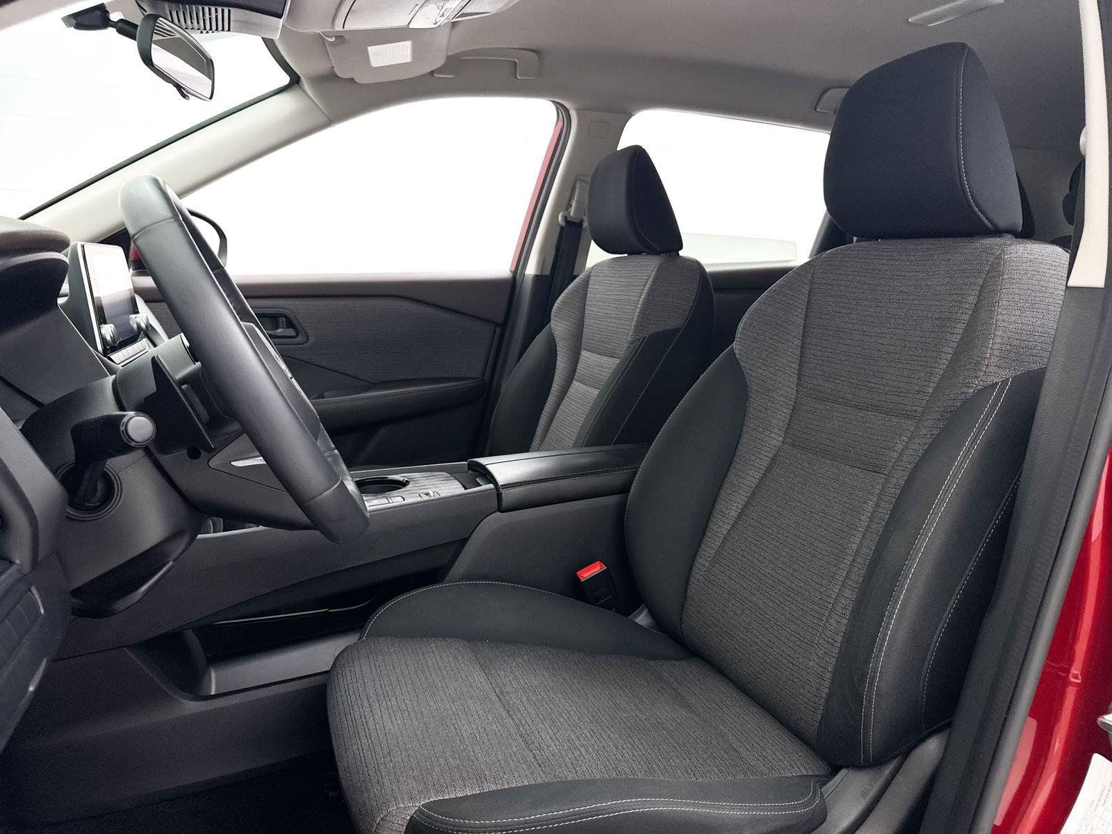 Used 2021 Nissan Rogue S FWD image 19