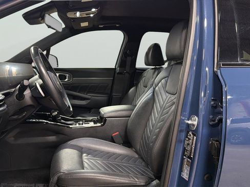 Used 2024 Kia Sorento SX Prestige image 23