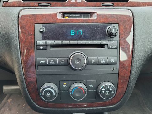 Used 2008 Chevrolet Impala LS FWD image 16