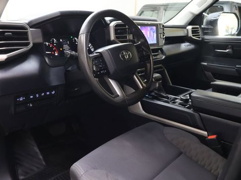 Used 2022 Toyota Tundra SR5 w/ SR5 Convenience Package image 18