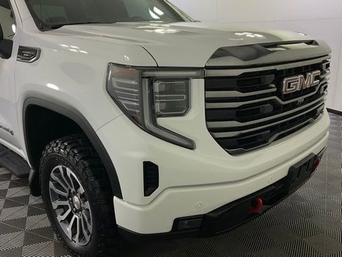 Used 2022 GMC Sierra 1500 AT4 w/ AT4 Premium Package AWD/4WD image 10