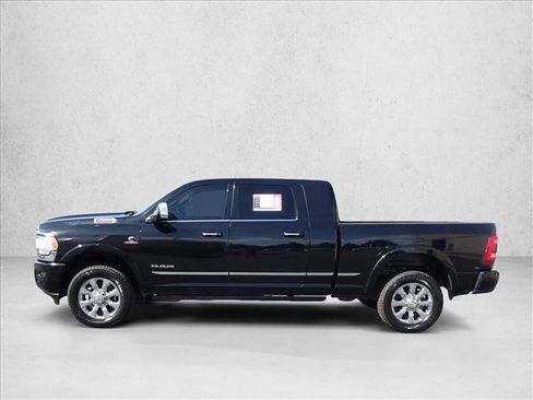 Used 2022 RAM 2500 Limited AWD/4WD image 2