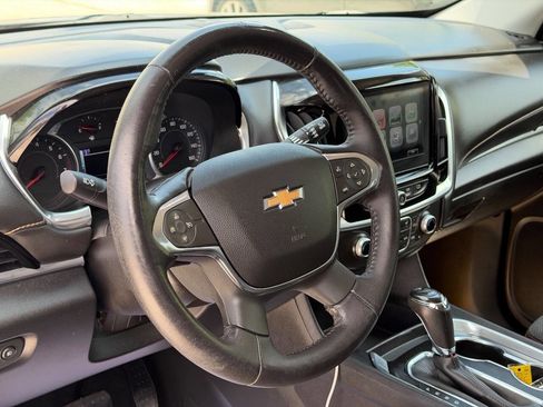 Used 2018 Chevrolet Traverse LT FWD image 14