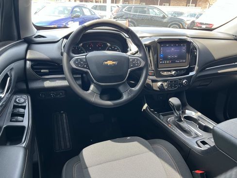 Used 2021 Chevrolet Traverse LT FWD image 7