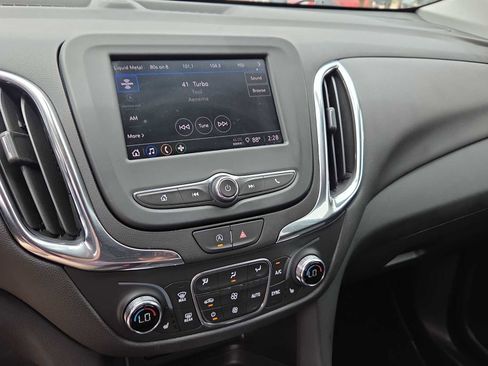 Used 2024 Chevrolet Equinox LT FWD image 25