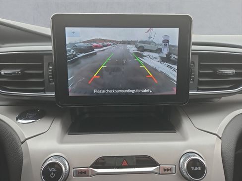 Certified 2023 Ford Explorer XLT w/ Equipment Group 202A image 19