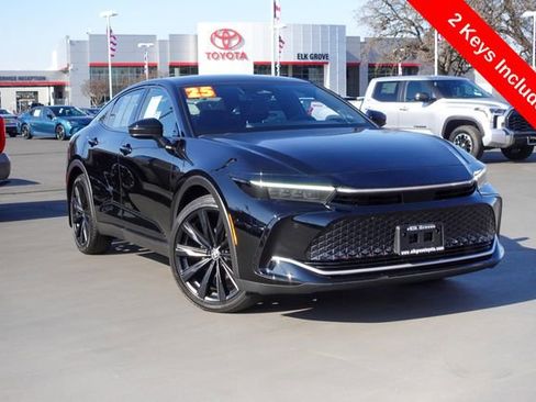 Certified 2025 Toyota Crown Nightshade image 2