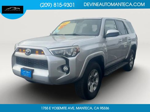 Used 2017 Toyota 4Runner SR5 Premium image 3