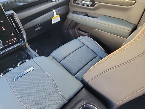 New 2026 GMC Yukon XL AT4 w/ AT4 Premium Plus Package image 15