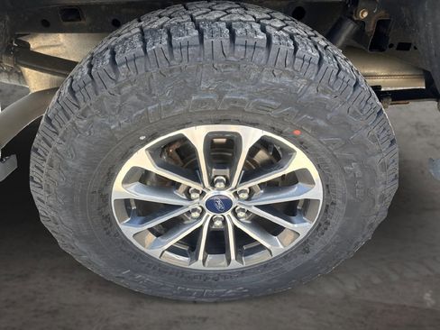 Used 2019 Ford F150 XLT w/ Equipment Group 302A Luxury AWD/4WD image 17