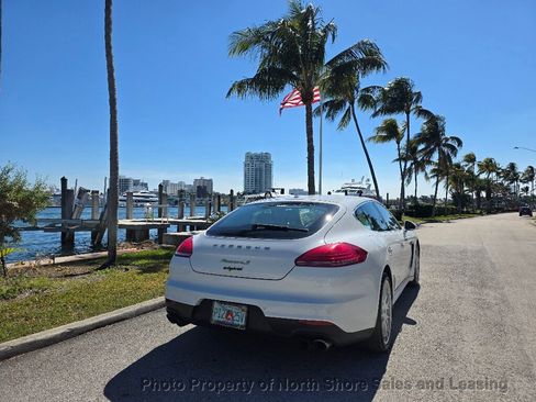Used 2015 Porsche Panamera S image 25