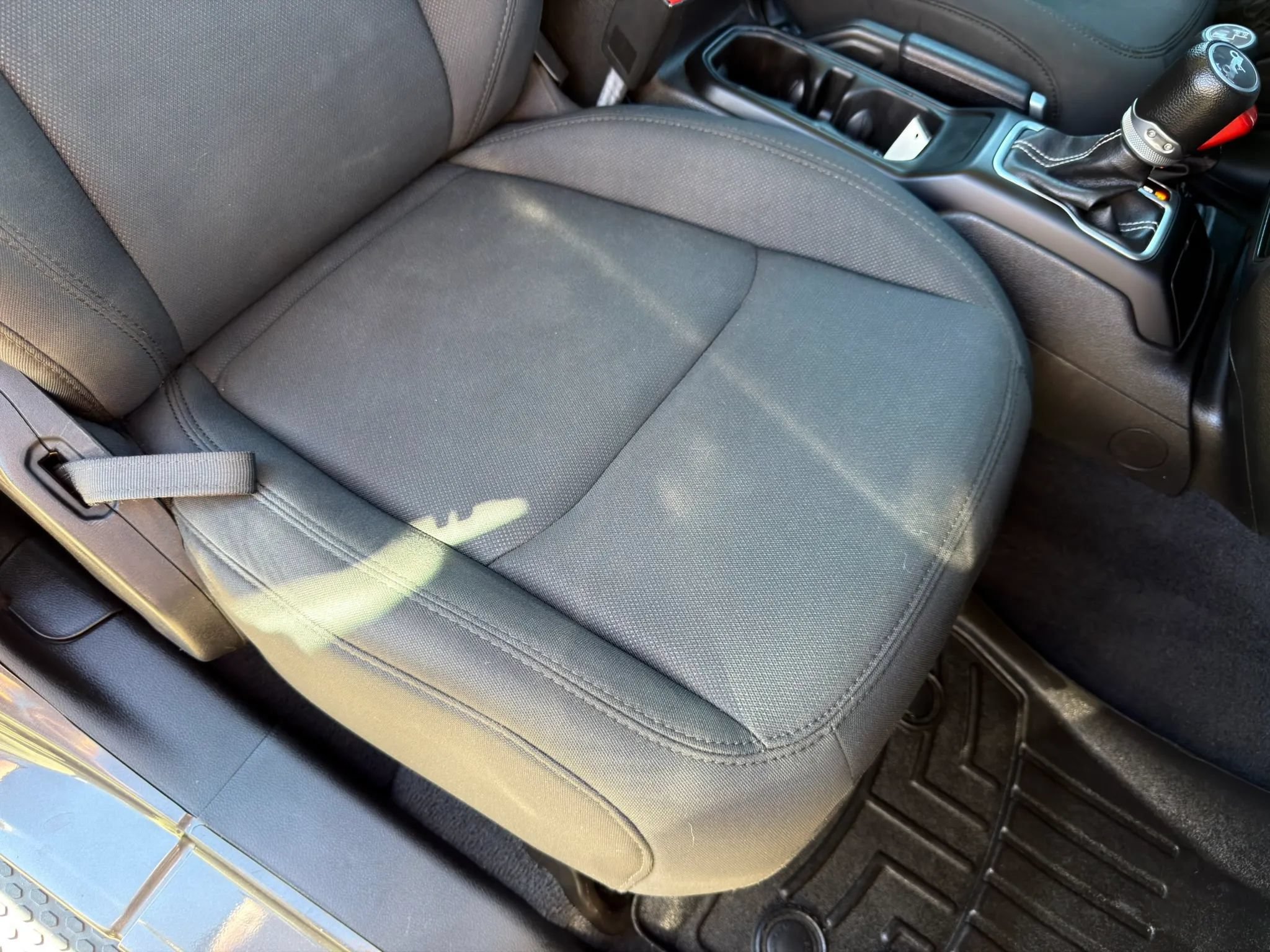 Used 2019 Jeep Wrangler Unlimited Sahara w/ Safety Group AWD/4WD image 13