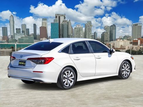 Used 2022 Honda Civic LX image 4