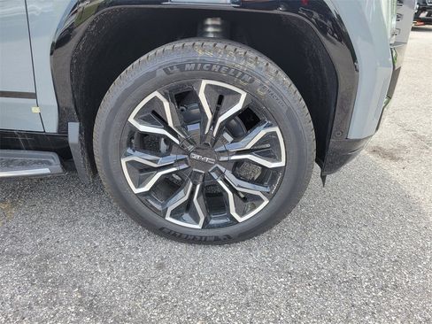 New 2025 GMC Sierra EV Denali image 5