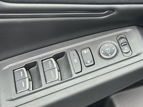 Certified 2025 Honda Accord SE image 14