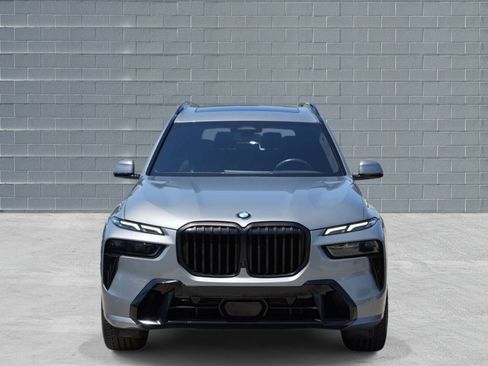 Used 2024 BMW X7 xDrive40i w/ M Sport Package AWD/4WD image 2