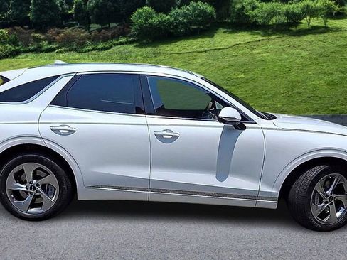 New 2026 Genesis GV70 2.5T Advanced image 9