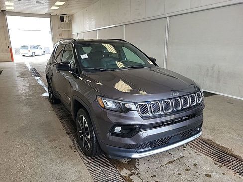 Used 2024 Jeep Compass Limited image 1