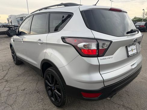 Used 2017 Ford Escape SE w/ SE Sport Appearance Package AWD/4WD image 6